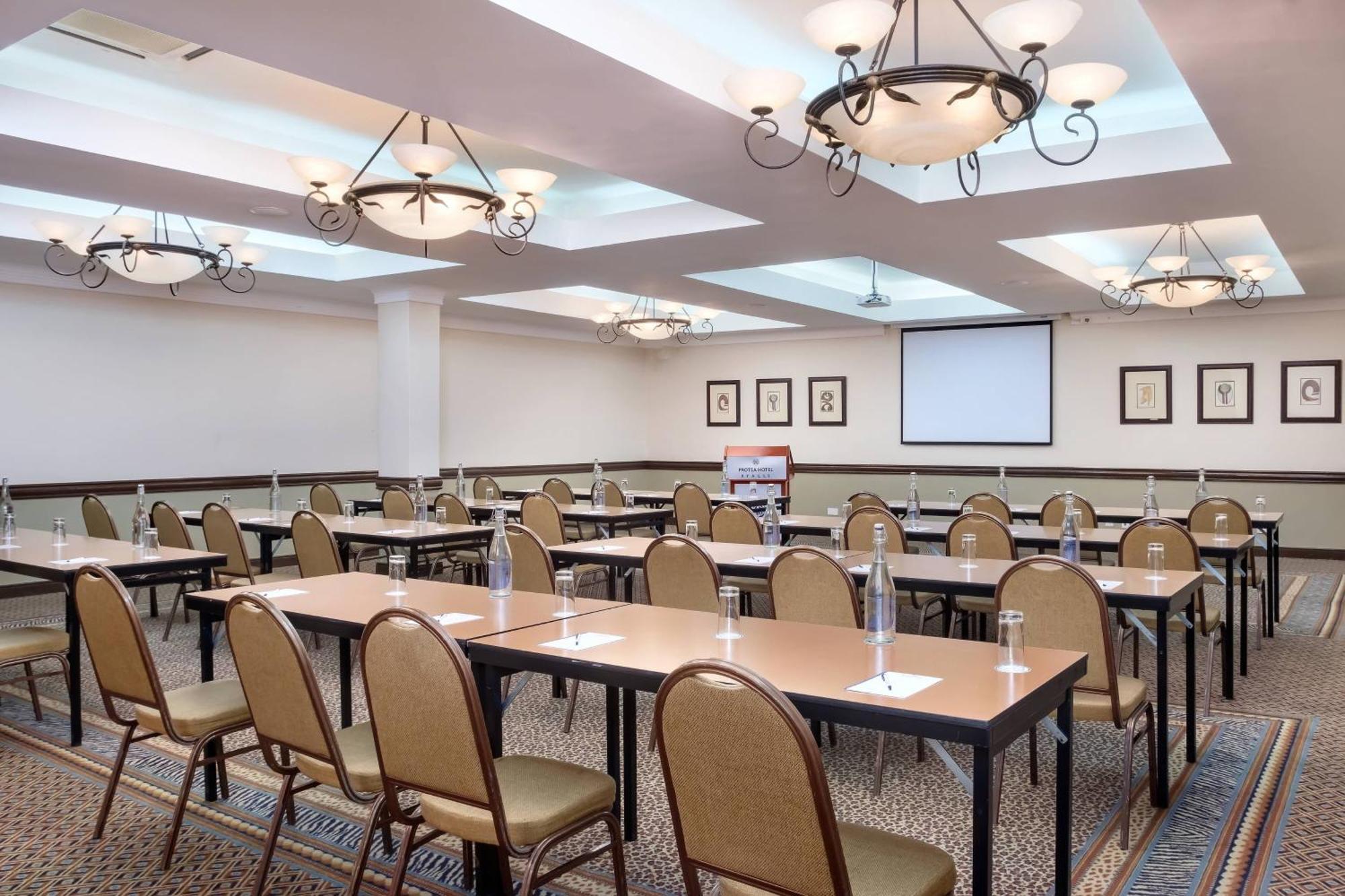 Protea Hotel By Marriott Blantyre Ryalls Екстериор снимка