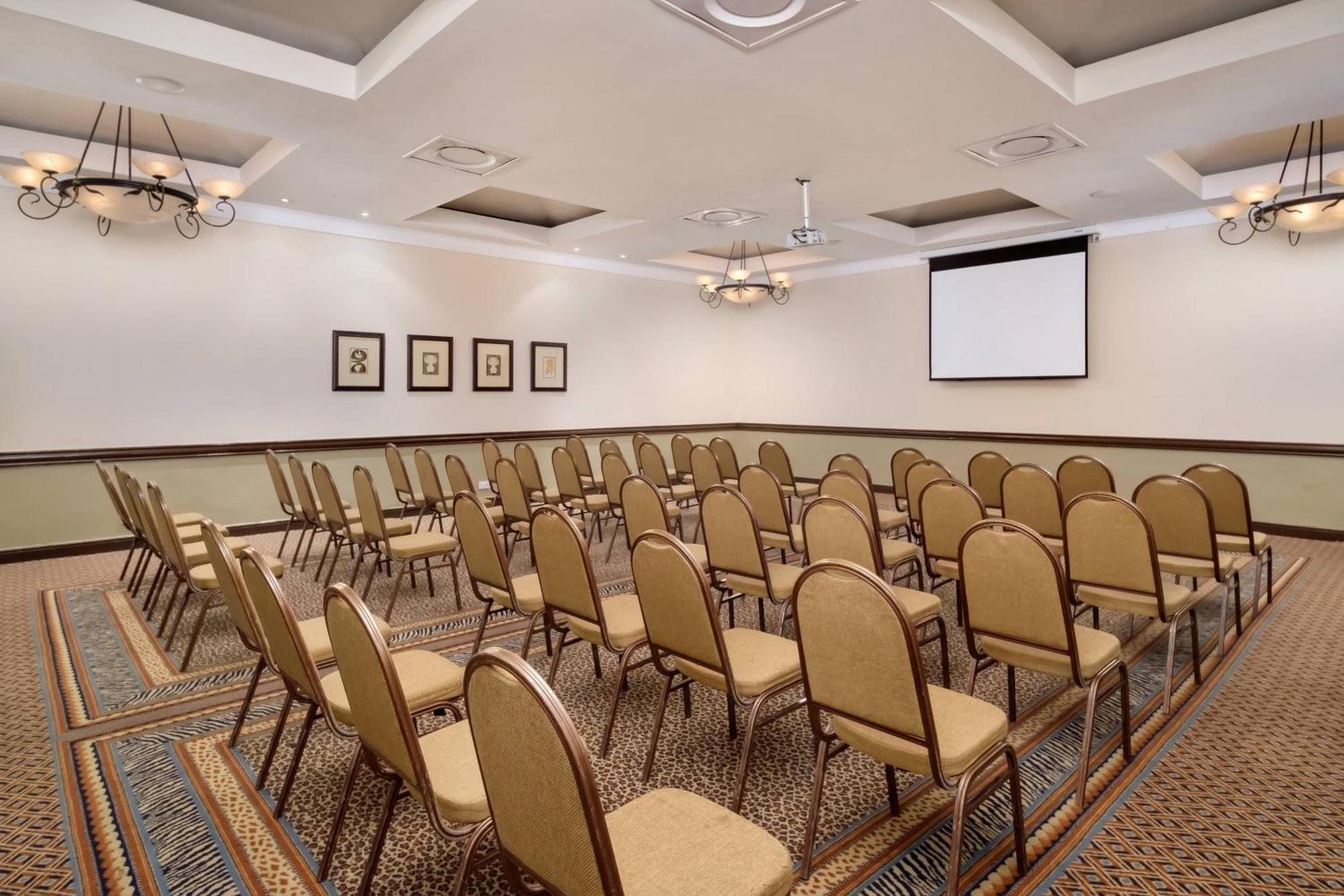 Protea Hotel By Marriott Blantyre Ryalls Екстериор снимка