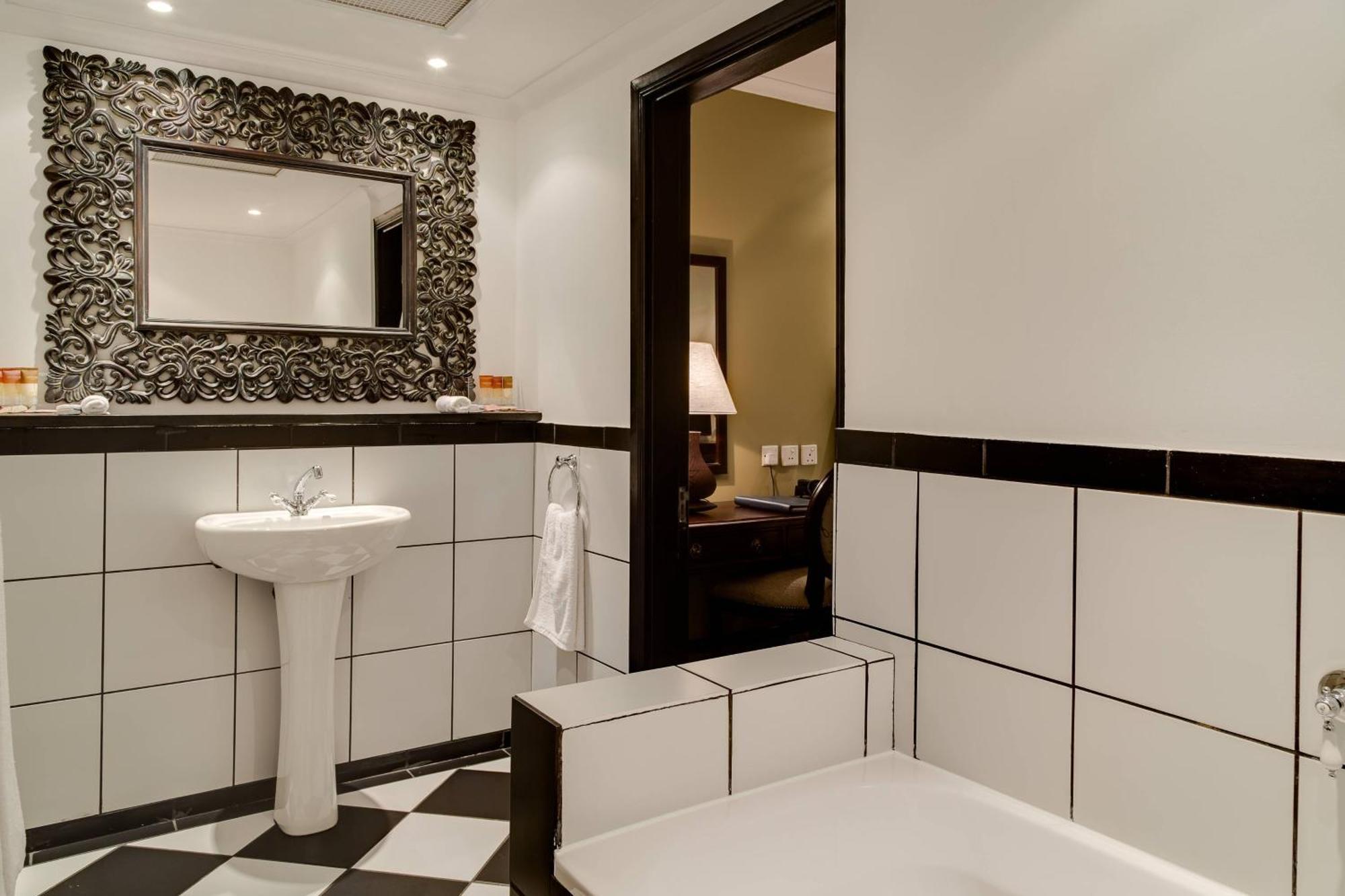 Protea Hotel By Marriott Blantyre Ryalls Екстериор снимка