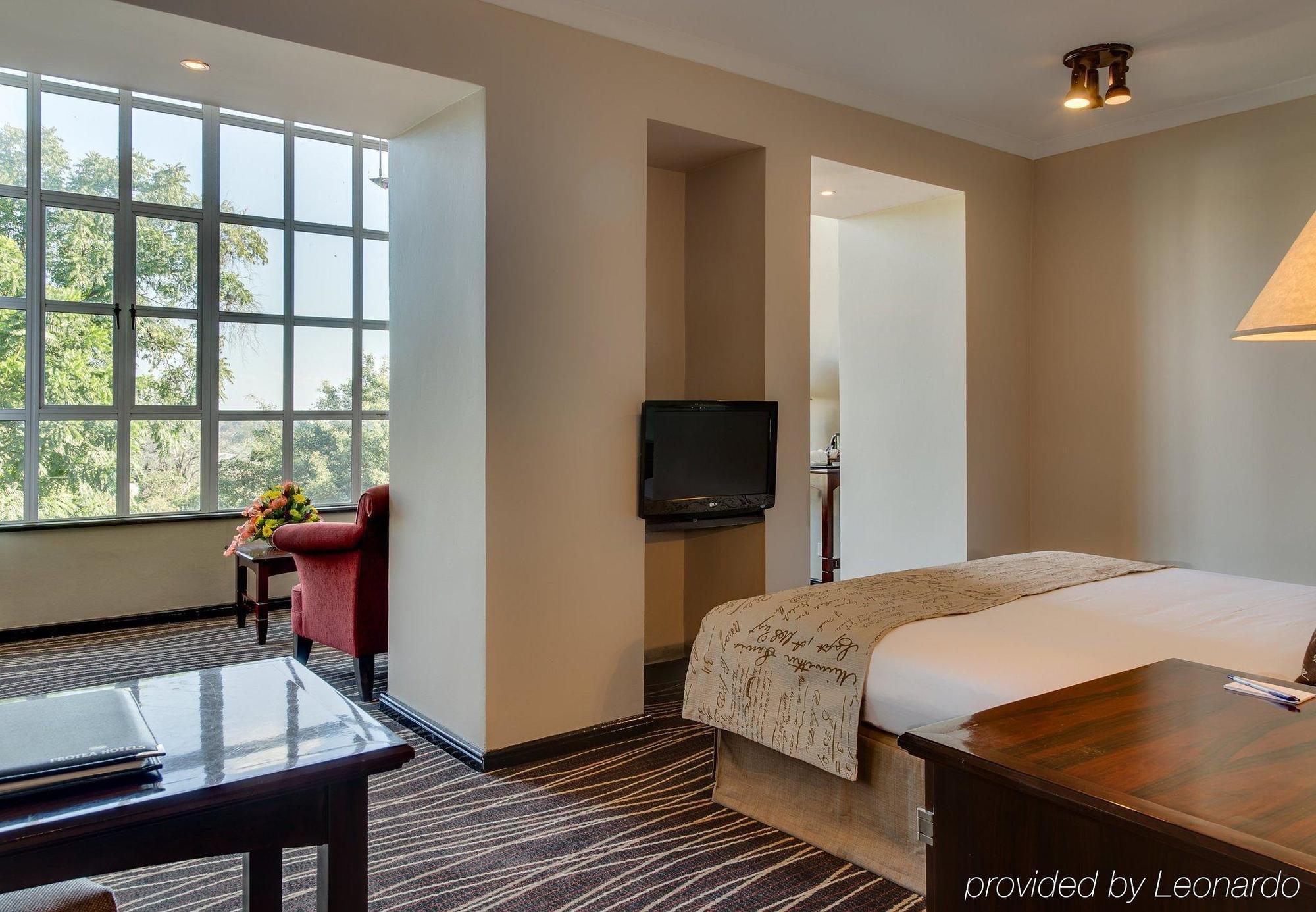 Protea Hotel By Marriott Blantyre Ryalls Екстериор снимка